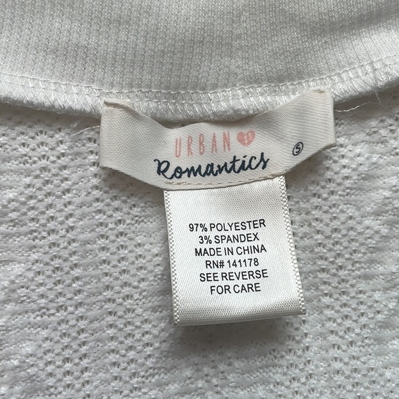 Urban Romantics Sweater‎ Vest - Picture 2 of 4